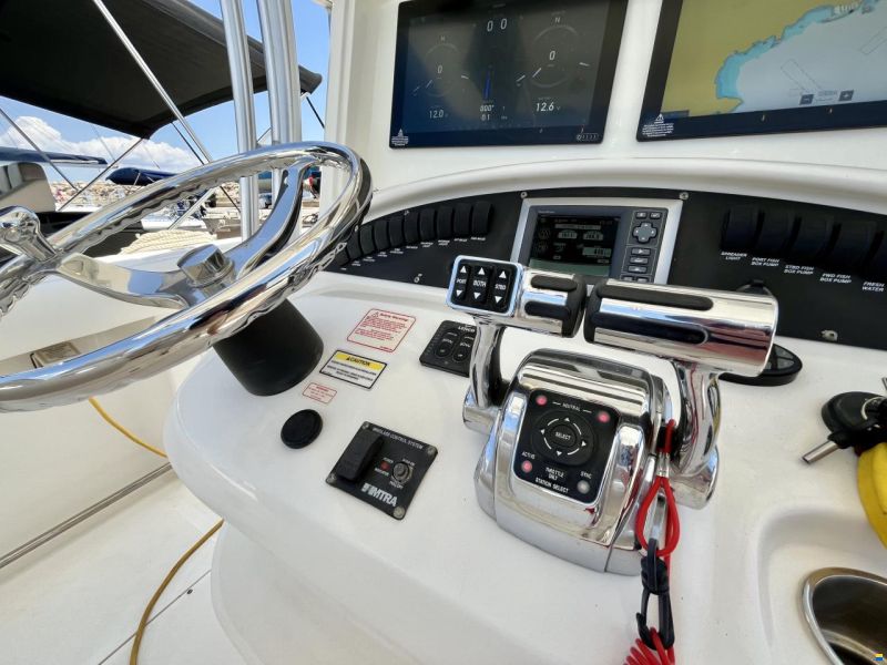Boston Whaler 320 Outrage