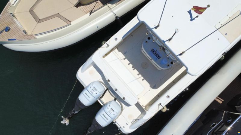 Boston Whaler 320 Outrage