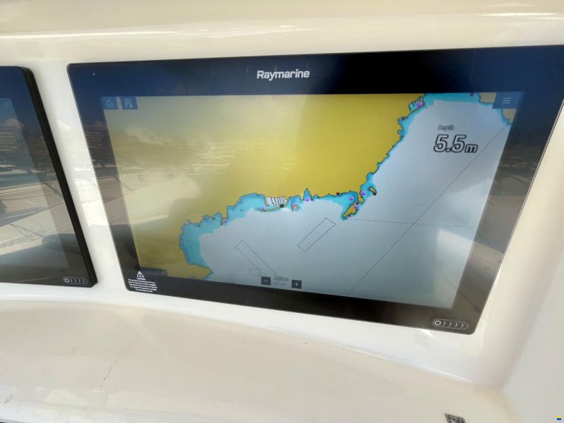 Boston Whaler 320 Outrage