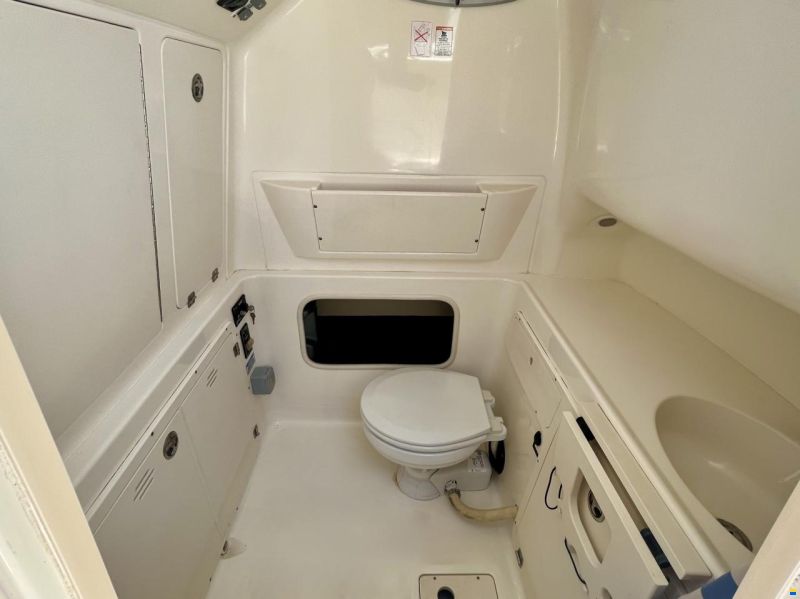 Boston Whaler 320 Outrage