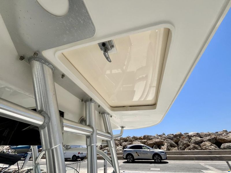 Boston Whaler 320 Outrage