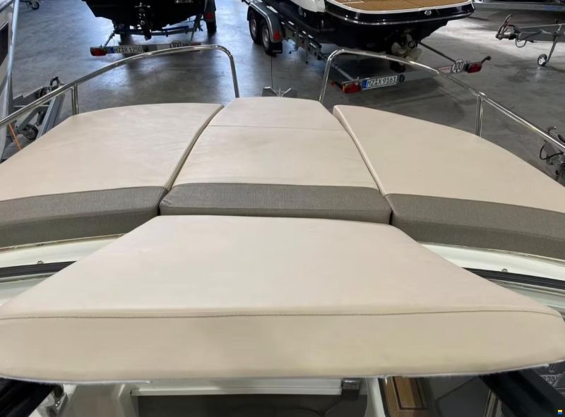 Bayliner VR5 Cuddy