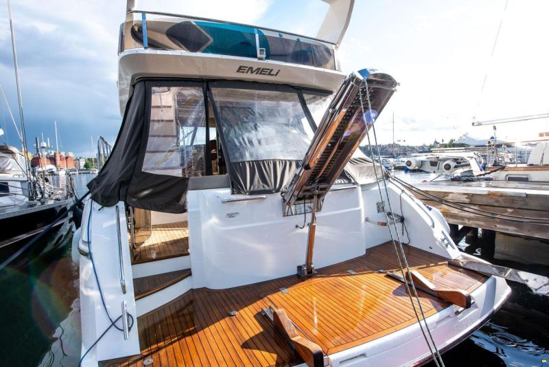 Princess 54