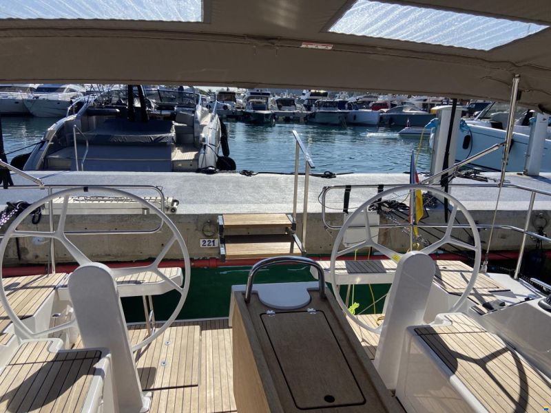 Bavaria C 42