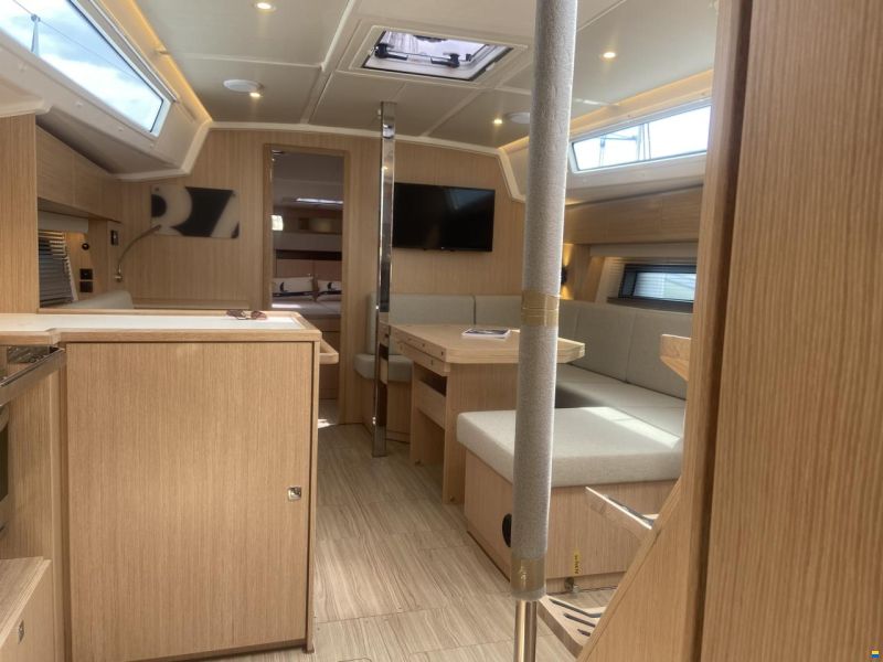 Bavaria C 42