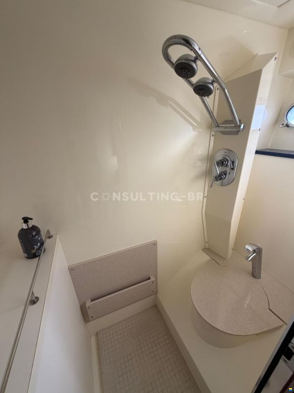 Sealine T60
