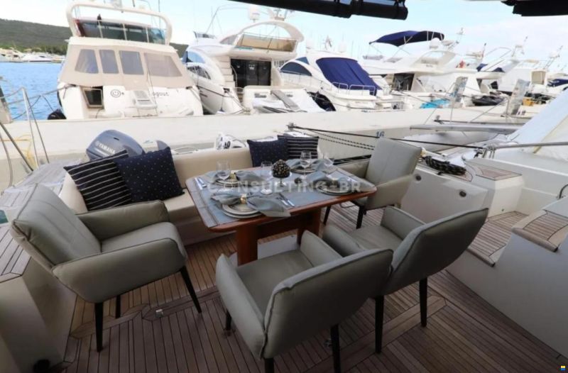 Sealine T60