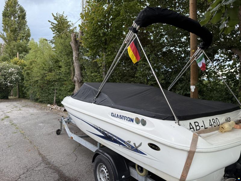 Glastron Motorboot Bowrider Gardasee