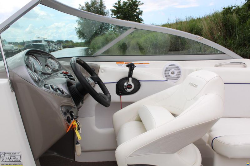 Rinker 226 Captiva