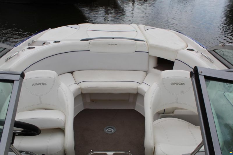 Rinker 226 Captiva