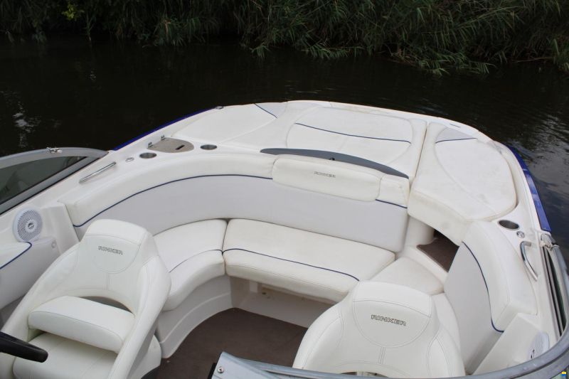 Rinker 226 Captiva