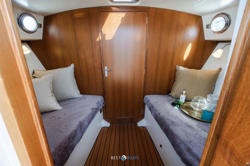 Interboat DE Intercruiser 27 Cabin