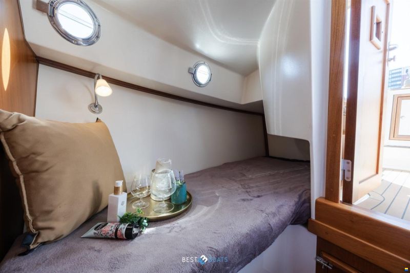 Interboat DE Intercruiser 27 Cabin