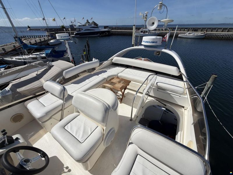 Fairline Squadron 43