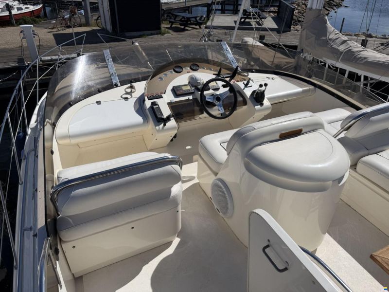 Fairline Squadron 43