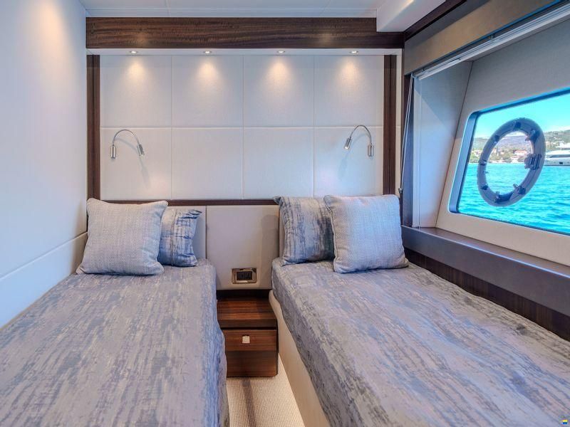 Sunseeker 76 Yacht