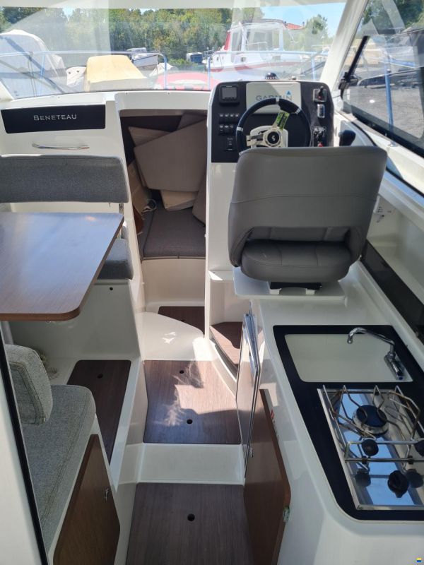 Beneteau Antares 8 OB