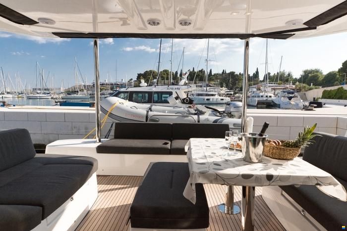 Lagoon 50