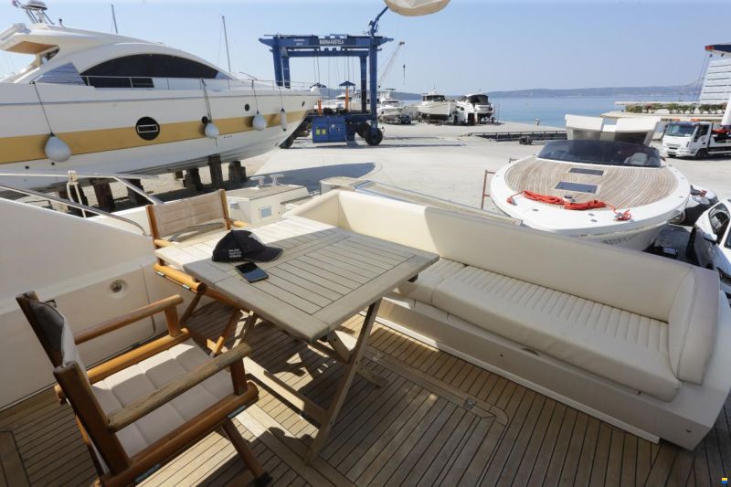 Sealine T50