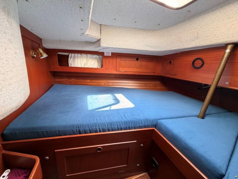 Hallberg-Rassy 352