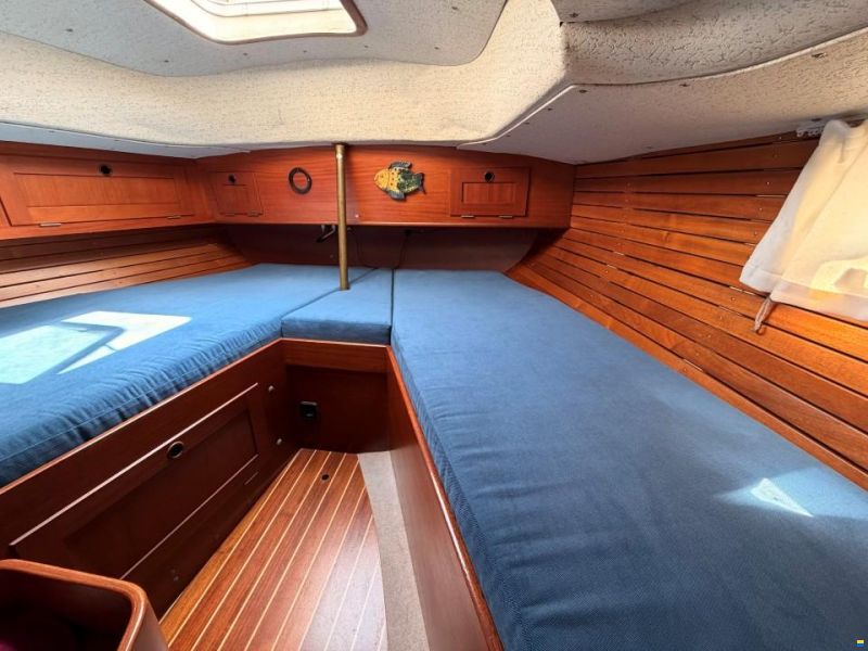 Hallberg-Rassy 352
