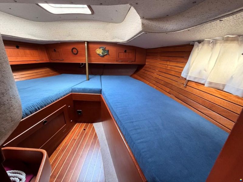 Hallberg-Rassy 352