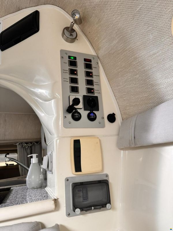 Rinker Fiesta Vee 266