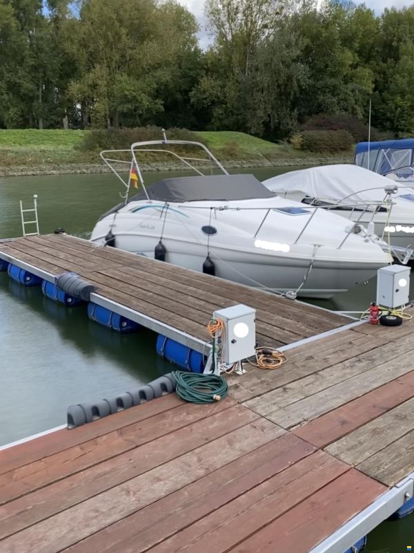 Rinker Fiesta Vee 266