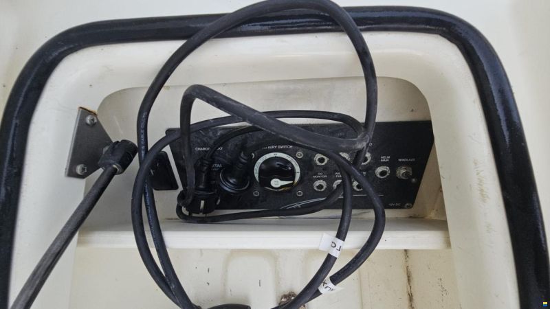 Quicksilver Activ 755 Sundeck