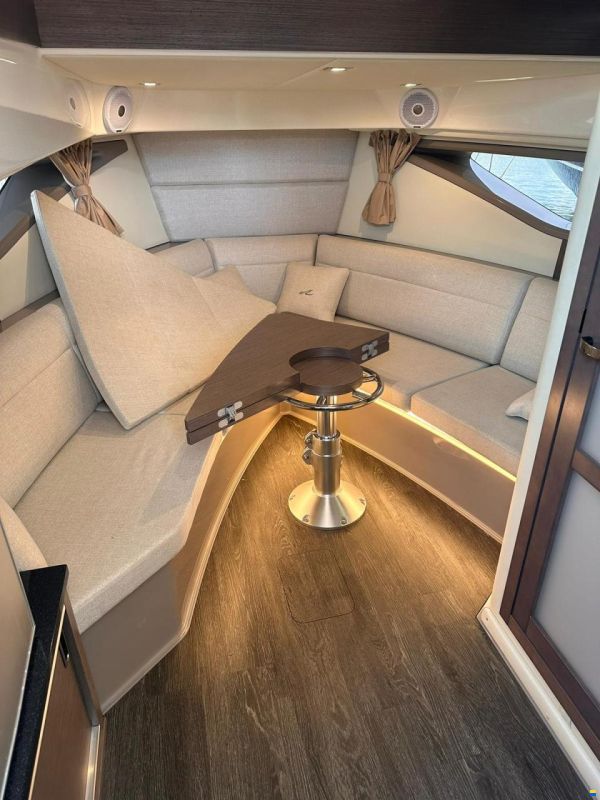 Sea Ray Sundancer 320 Coupe