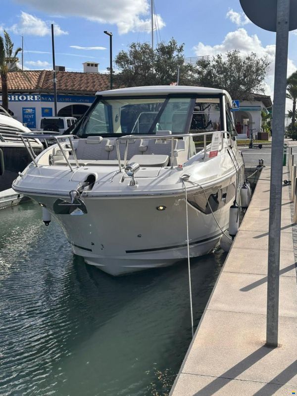 Sea Ray Sundancer 320 Coupe