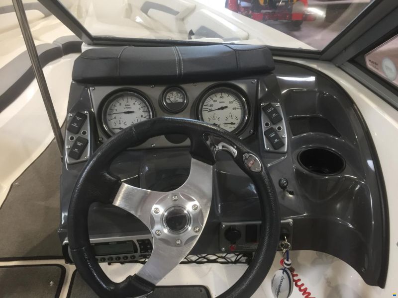 Larson LX 225