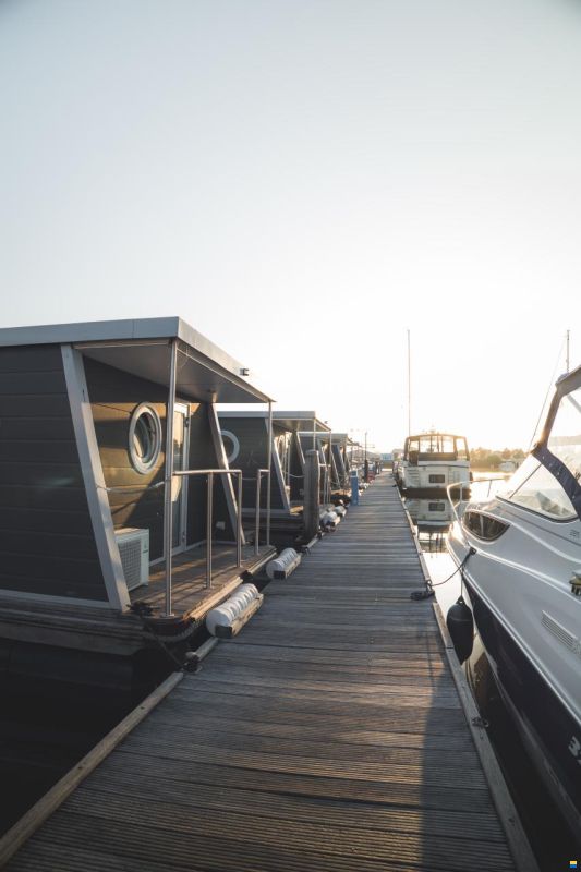Ligplaats houseboat 14m