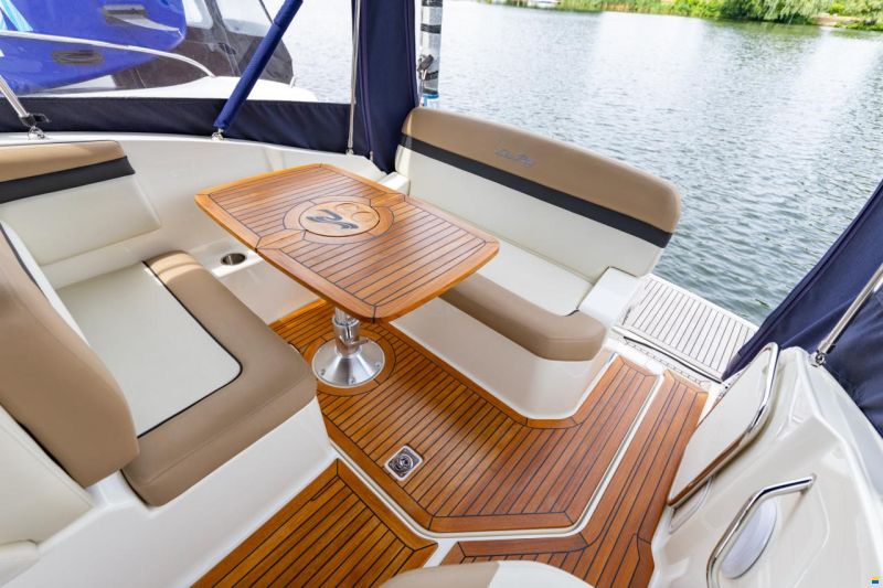 Sea Ray Sundancer 265 DAE