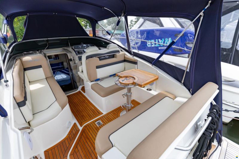 Sea Ray Sundancer 265 DAE