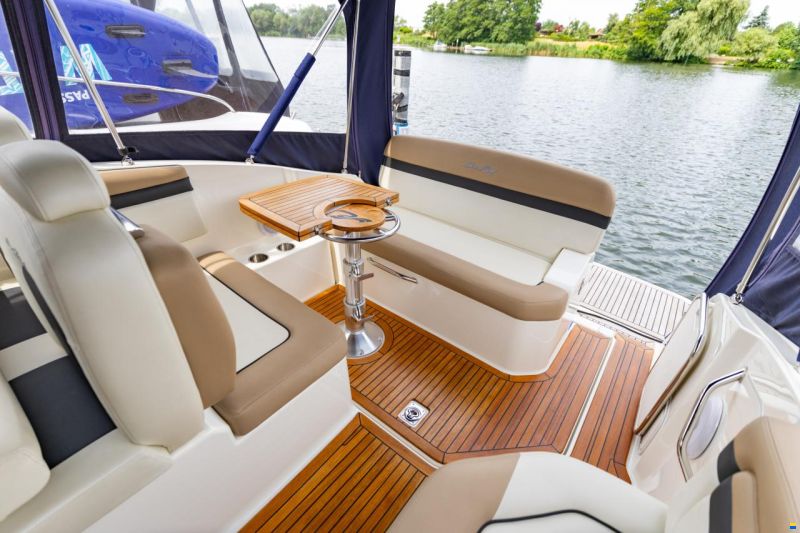 Sea Ray Sundancer 265 DAE