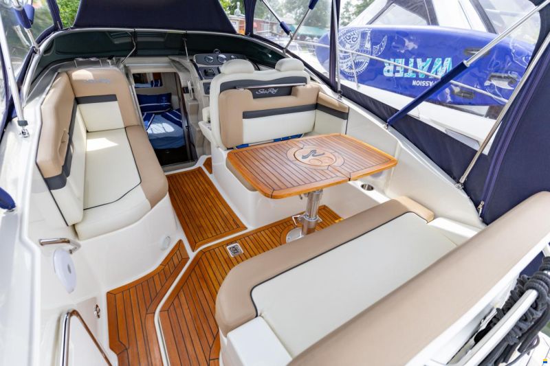 Sea Ray Sundancer 265 DAE
