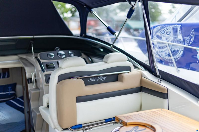 Sea Ray Sundancer 265 DAE