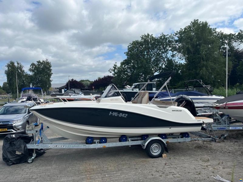 Quicksilver 605 open