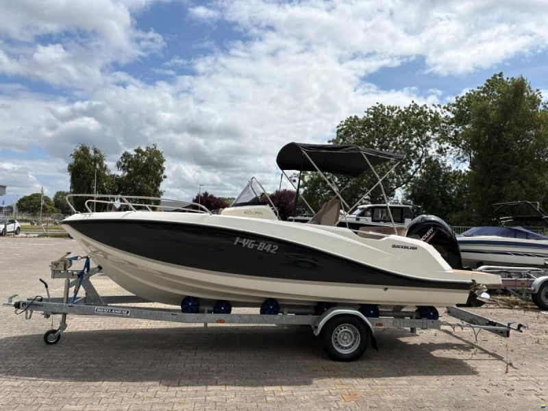 Quicksilver 605 open