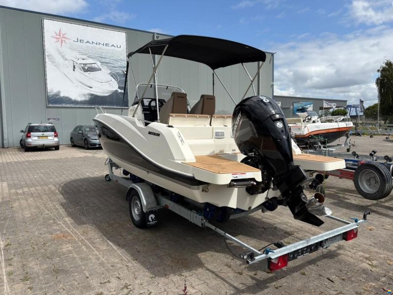 Quicksilver 605 open