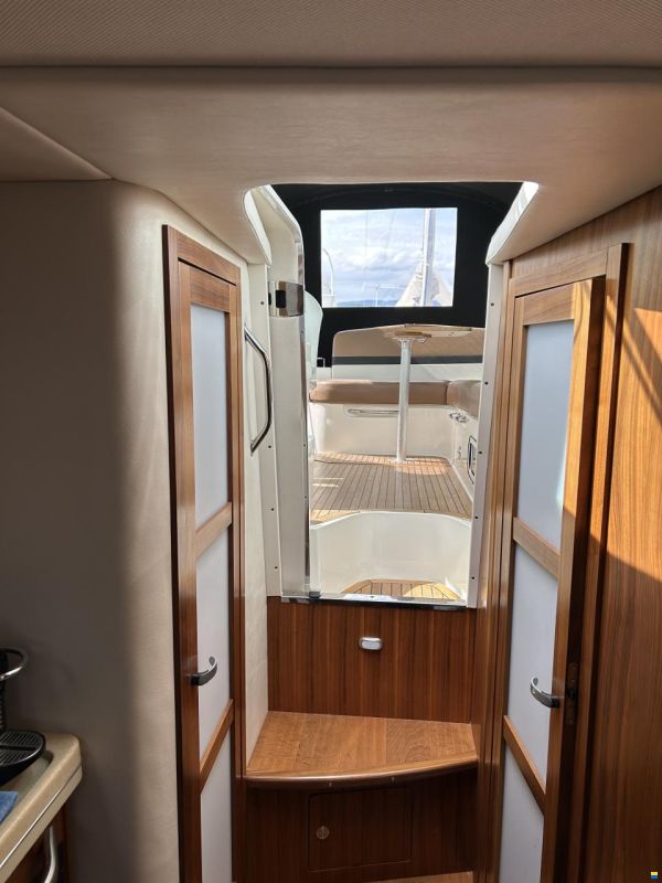 Sea Ray 305 Sundancer Hardtop Chuiser