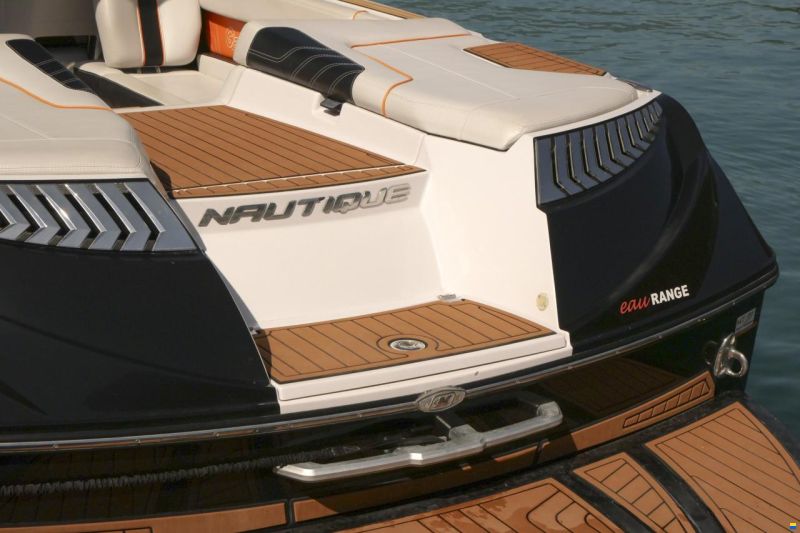 Correct Craft G25