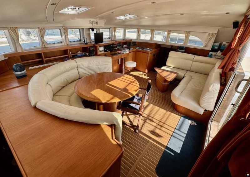 Lagoon 570
