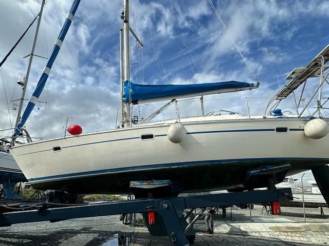 Bavaria 37