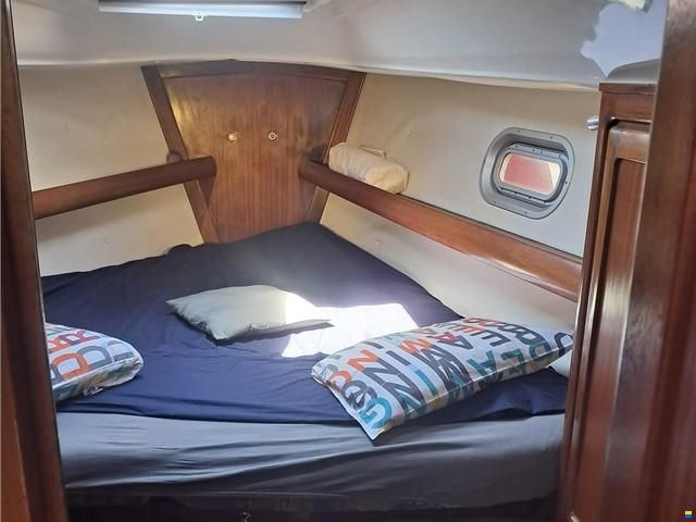 Bavaria 37