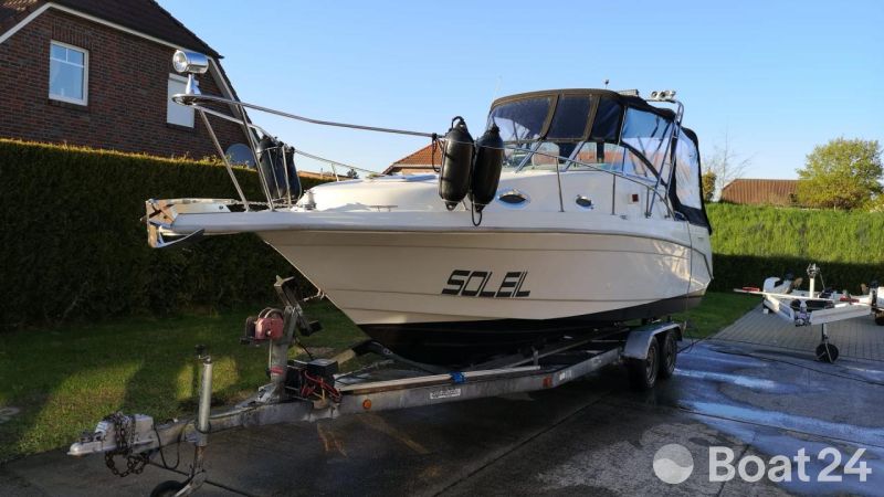 Rinker Fiesta Vee 265