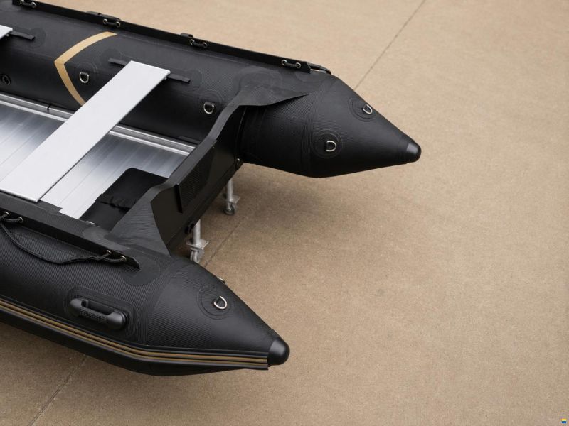 Ponton typu RIB