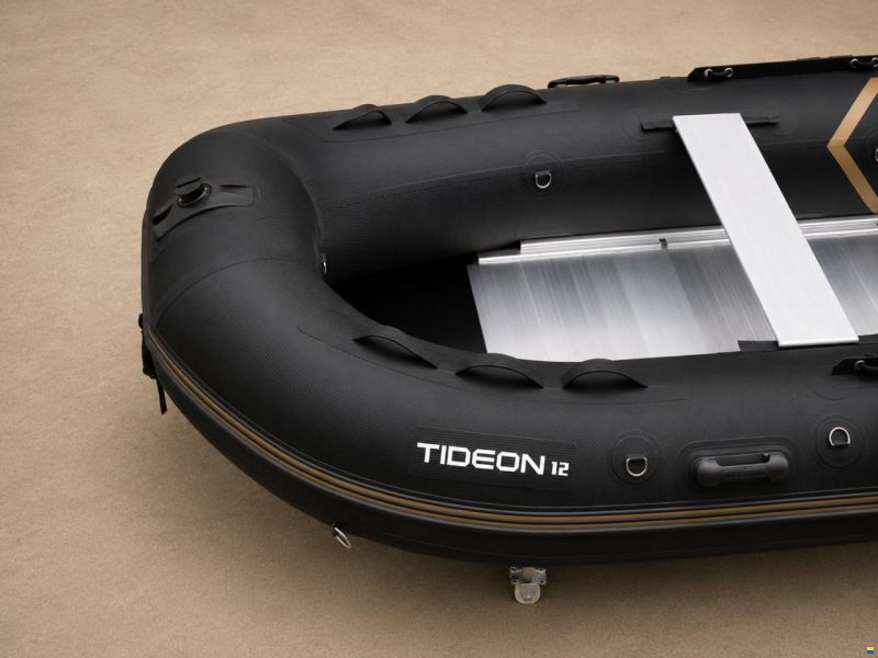 Ponton typu RIB