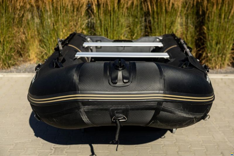 Ponton typu RIB